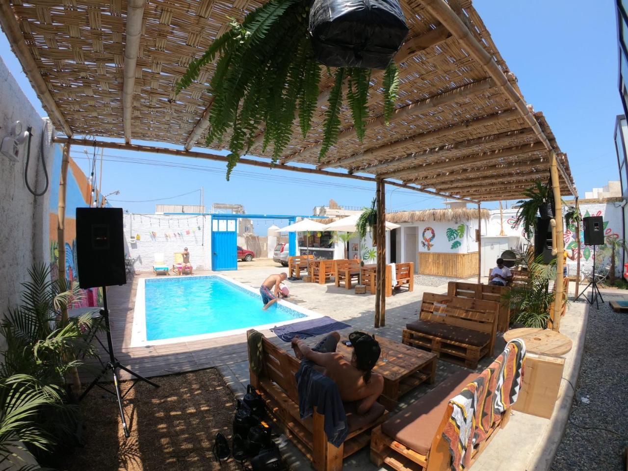 Surfari Punta Rocas Hostel Punta Negra Bagian luar foto